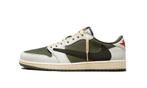 Travis Scott x Air Jordan 1 Low OG  Medium Olive  - Maat 43, Air Jordan, Nieuw, Ophalen of Verzenden, Sneakers of Gympen