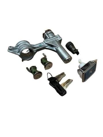 Volvo Slot set 240 4 deurs 1990+ kontaktslot 2 portiersloten beschikbaar voor biedingen