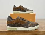 Louis Vuitton - Sneakers - Maat: EU 43, Nieuw