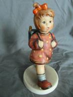 Goebel - Beeldje - Hummel 467 The kindergartner - TMK6 -