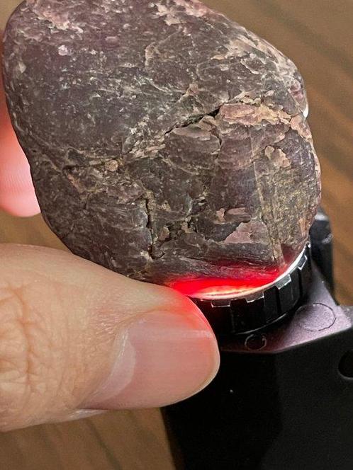Robijn Ruw. Prachtige Mozambique Huge Ruby Crystal. “Gratis, Verzamelen, Mineralen en Fossielen
