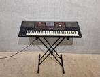 Een Korg keyboard, Gebruikt, Korg, Met standaard