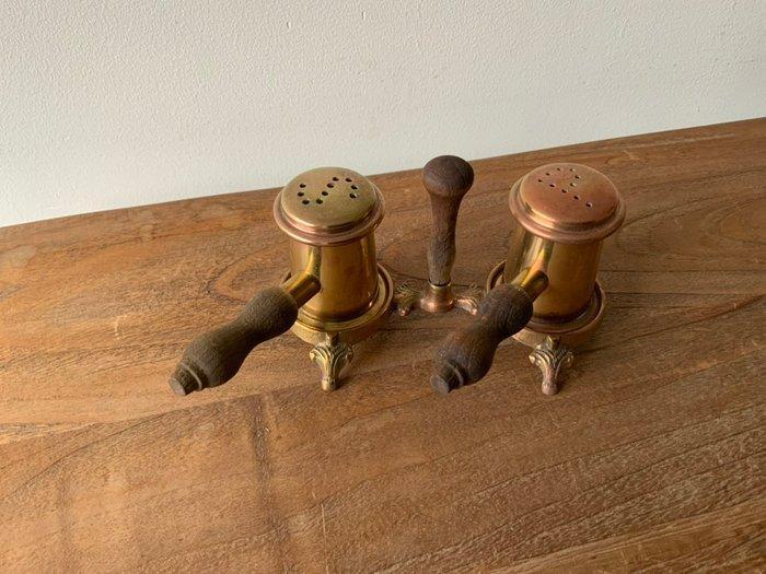 Peper- en zoutstel - Koper messing hout - Art Deco Elegant, Antiek en Kunst, Curiosa en Brocante