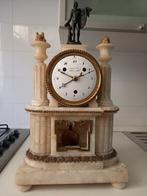 Slingerklok - Albast - 1850-1900 - met secondewijzer en