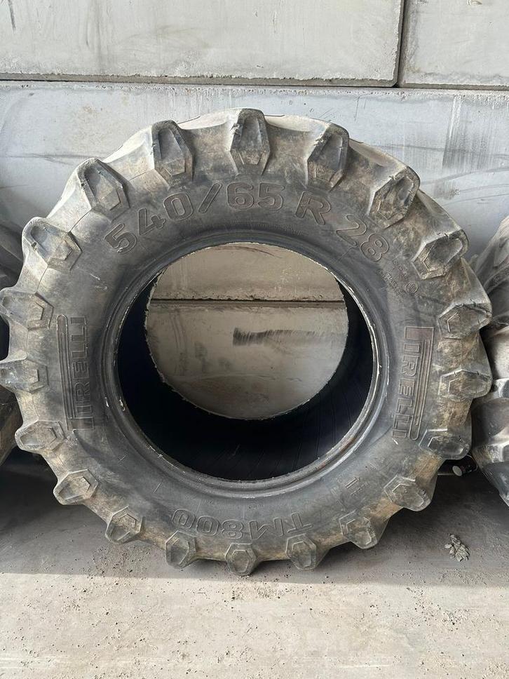 540/65R28 Pirelli TM800, Zakelijke goederen, Agrarisch | Onderdelen | Banden, Velgen en Assen