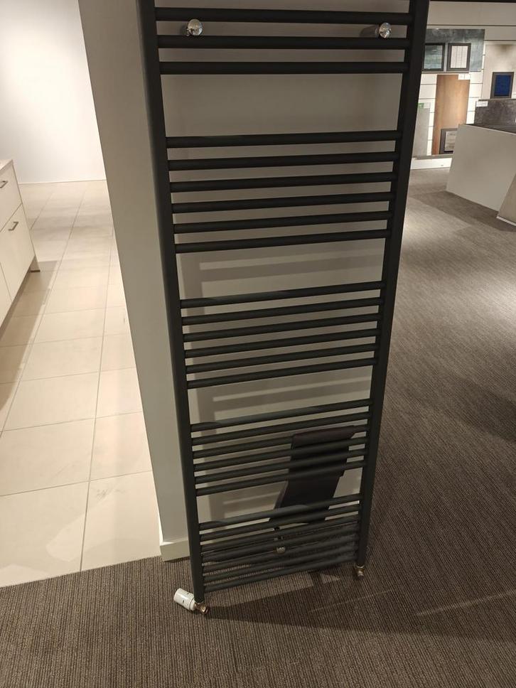Showmodel handdoekenradiator 60x167 M301 Antraciet - 0005, Doe-het-zelf en Verbouw, Verwarming en Radiatoren, Radiator, Nieuw