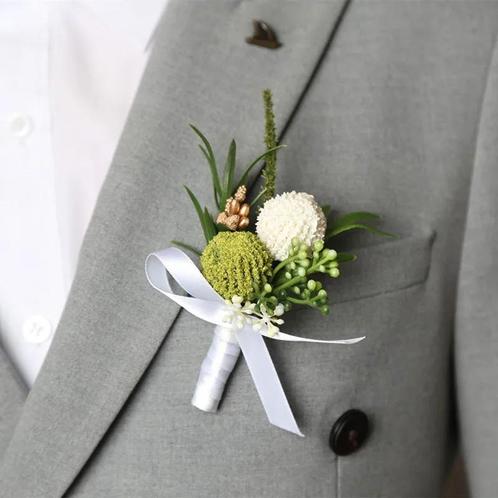 Luxe corsage, corsage craspedia bolletjes groen wit met en, Huis en Inrichting, Woonaccessoires | Kunstplanten en Kunstbloemen