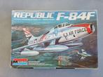Monogram 5437 Republic F-84F Thunderstreak 1:48, Hobby en Vrije tijd, Modelbouw | Vliegtuigen en Helikopters, Nieuw, Verzenden