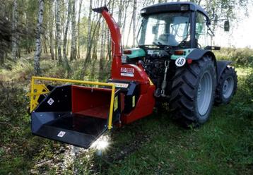 Takkenversnipperaar, Hakselaar 17 cm 2 Hydraulische rollen beschikbaar voor biedingen