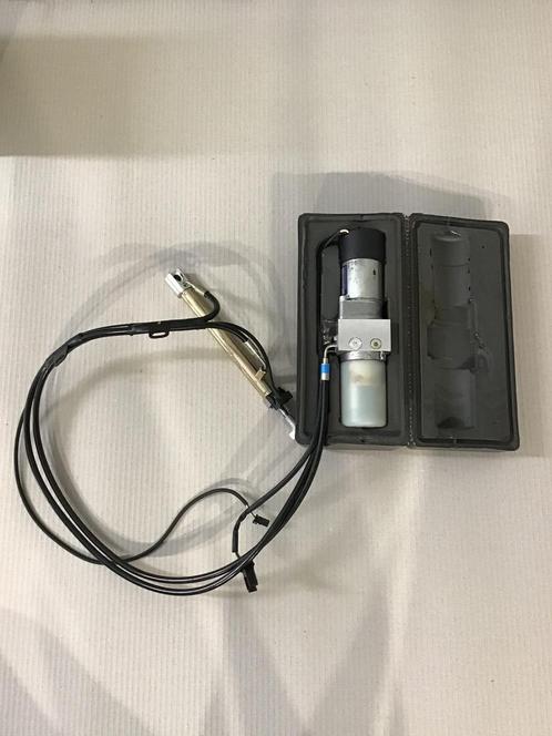 Mercedes S600 L W221 kofferklep hydraulische pomp cylinder, Auto-onderdelen, Overige Auto-onderdelen, Gebruikt, Mercedes-Benz