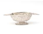 Een zilveren brandewijnkom, Holland, Sneek, 1732, Zilver