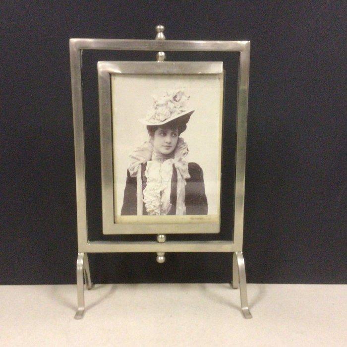 Fotolijst - Gechromateerd of geëmailleerd metaal - Draaiende, Antiek en Kunst, Curiosa en Brocante