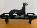 Decoratief ornament - Greyhound op hout sokkel, Antiek en Kunst
