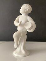 Beeldje - Statua in ceramica bianca raffigurante bambino con
