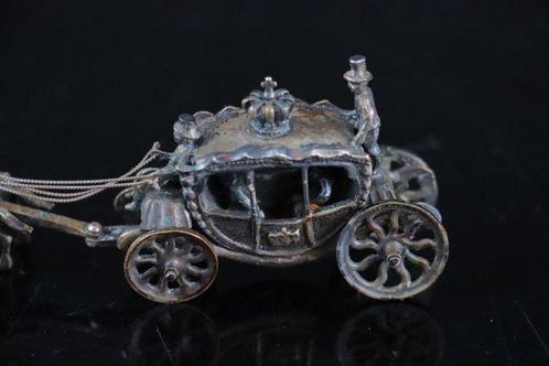 Miniatuur beeldje - Gouden Koets  Miniatuur N10, Antiek en Kunst, Antiek | Goud en Zilver