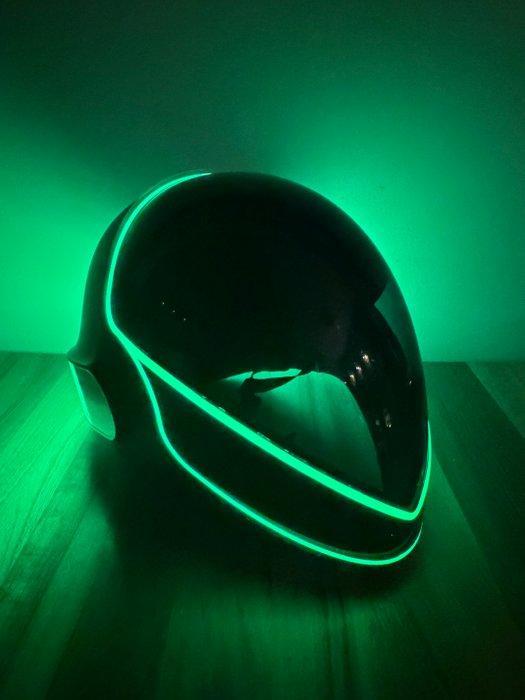 Dom Perignon Luminous Helmet with display - Wijnaccessoire -, Verzamelen, Wijnen