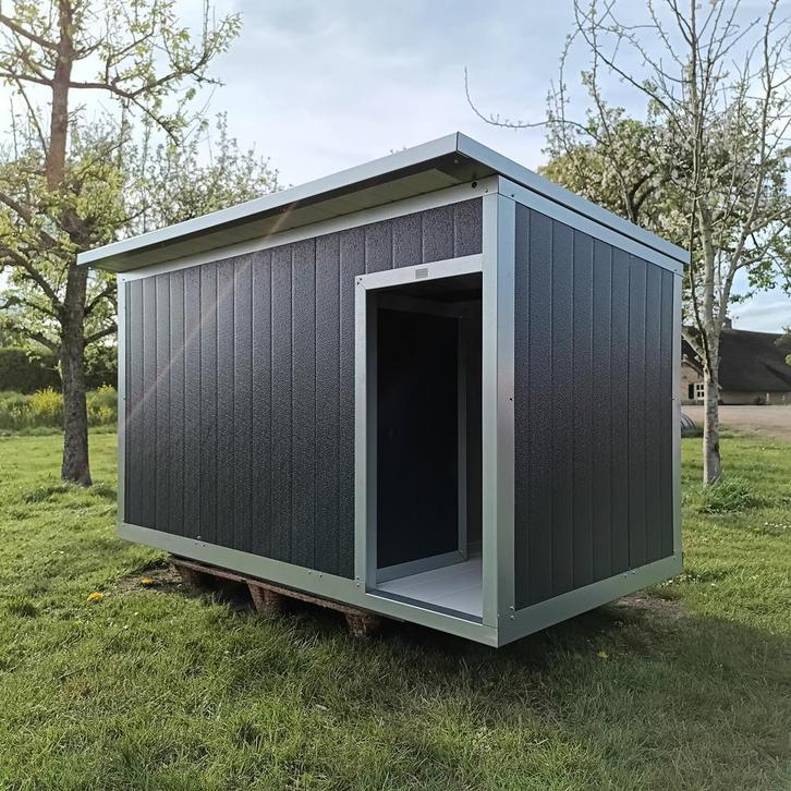 Geïsoleerd hondenhok op pallet geleverd nachthok, Dieren en Toebehoren, Hondenhokken, 65 tot 100 cm, 110 cm of meer, Nieuw, Hondenhok