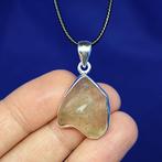 Meteorietinslag- zilveren hanger. Libisch woestijnglas (26