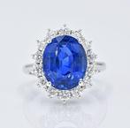 9.02 ct SSEF Ceylon unheated Sapphire - 1.05 ct Diamonds -