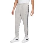 -23% Nike  Nike Sportswear repeat trainingsbroek  maat S, Nieuw, Grijs, Verzenden