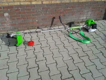 nieuwe bosmaaier met mes en draadkop! inclusief btw beschikbaar voor biedingen
