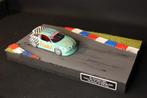 Diorama met Fly Alfa Romeo 147 GTA Chalenge 2003 1:32, Hobby en Vrije tijd, Modelbouw | Figuren en Diorama's, Ophalen of Verzenden