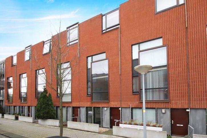 Studio te huur in Hoofddorp - 150 m² - 2 kamer(s) - 2 kamers, Huizen en Kamers, Kamers te huur, Overige regio's