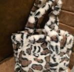 Super leuke fluffy tas licht panter kleur - zachte fluffy, Sieraden, Tassen en Uiterlijk, Tassen | Damestassen, Verzenden, Nieuw