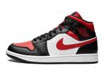 Air Jordan 1 Mid Bred Toe - Maat 37.5 EU, Kleding | Heren, Ophalen of Verzenden, Nieuw, Jordan