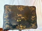 lacquered tilt-top table with hunting scenes and exotic, Antiek en Kunst, Antiek | Meubels | Stoelen en Banken