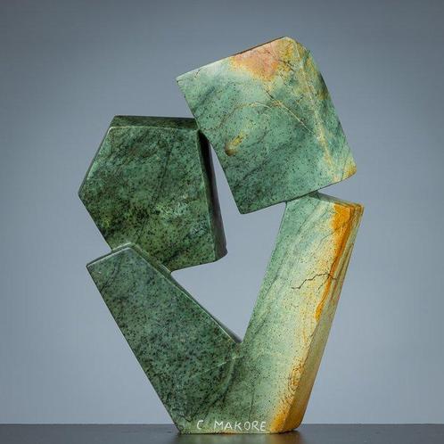Randgandi Mazarog - Figuur - Geometric Faces - Serpetine, Antiek en Kunst, Curiosa en Brocante