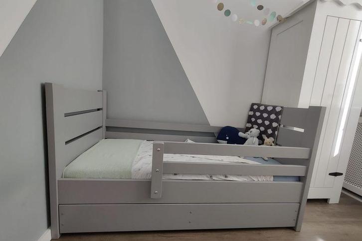 Rockwood® Peuterbed Milly  en  Mo Grey met  lattenbodem, Kinderen en Baby's, Kinderkamer | Bedden, Nieuw, Ophalen of Verzenden