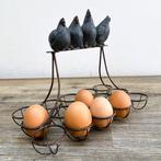 Eierhouder set - Eierrek - Met de kippen op stok - Polystone, Antiek en Kunst