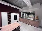 Nolte Showroom Keuken SALE – Houtlook/Wit incl. Apparatuur, Wit, Dubbelwandige keuken, Hoogglans of Gelakt, Graniet of Steen