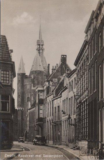 ZWOLLE - Koestraat met Sassenpoort, Verzamelen, Ansichtkaarten | Nederland, Verzenden