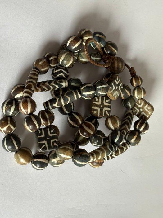 Pyu style bead necklace - Versteend hout - anders - 20e eeuw, Antiek en Kunst, Kunst | Niet-Westerse kunst