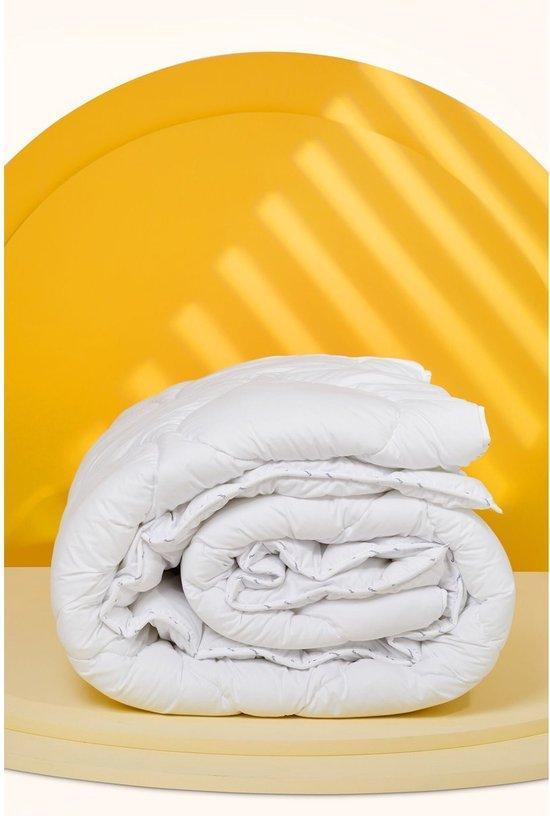 2dekans | Emma Wolken Dekbed 220x240cm, Huis en Inrichting, Slaapkamer | Beddengoed, Wit, Zo goed als nieuw, Ophalen of Verzenden