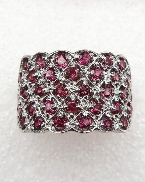 Zilver, Granaat - Duizendpootring - Zilver 925 - De energie, Antiek en Kunst, Antiek | Boeken en Bijbels