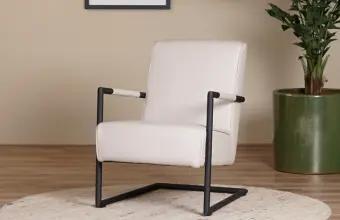 Witte fauteuils beschikbaar voor biedingen