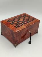 Trouwkist - Sieradendoosje, Thuya-loep, Parelmoer,, Antiek en Kunst