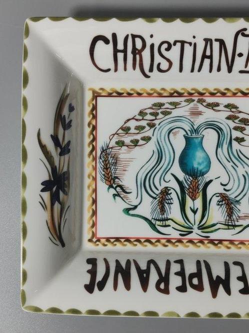 Dior - Asbak - A charming large French porcelain ashtray,, Antiek en Kunst, Curiosa en Brocante