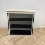 Tweedehands metalen openkast vv 2 legborden met topblad,, Huis en Inrichting, Kasten | Overige, Ophalen of Verzenden, Gebruikt