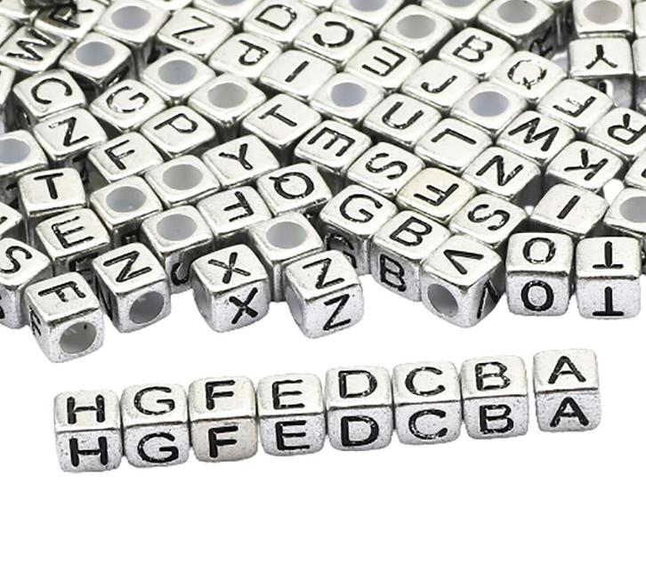 Kralen met letters - Voor armbandjes - 200 stuks, Hobby en Vrije tijd, Kralen en Sieraden maken, Kraal, Nieuw, Ophalen of Verzenden