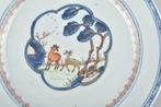 Bord - decorated in the famille verte palette with a deer -, Antiek en Kunst