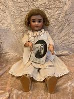 Franse meisjespop 56 cm Gemerkt :SFBJ 301 PARIS 10 , rood, Antiek en Kunst