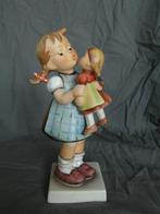 Goebel - Beeldje - Hummel 311 Kiss me - TMK6 - Porselein