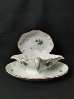 Nymphenburg - Piatto da portata e salsiera con decorazione
