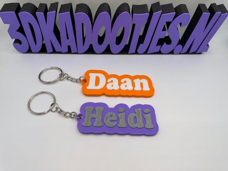 Sleutelhangers met naam – Onmisbaar - Zelf personaliseren, Sieraden, Tassen en Uiterlijk, Tassen | Sporttassen, Nieuw, Verzenden