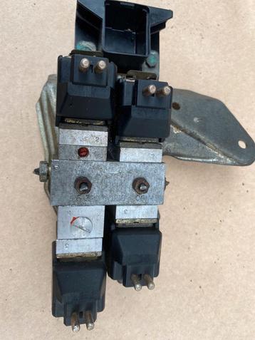 W126 HPF2 ventiel blok 560 SEC SEL beschikbaar voor biedingen