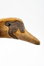 Een zeer ongebruikelijke netsuke van een Manchuriaanse